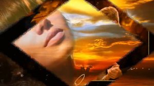 Листья желтые медленно падают