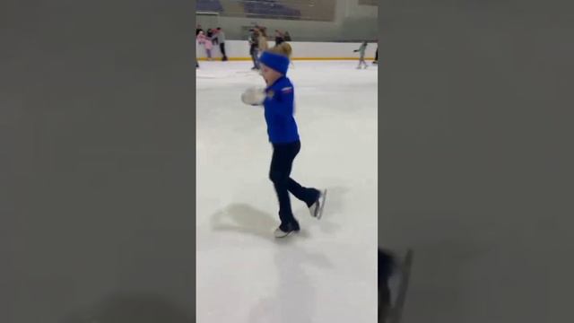 Аксель в 6 лет юная фигуристка фролина Вика #фигурноекатание тание #аксель #figureskating #sports