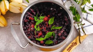 Варенье из черной смородины с мятой