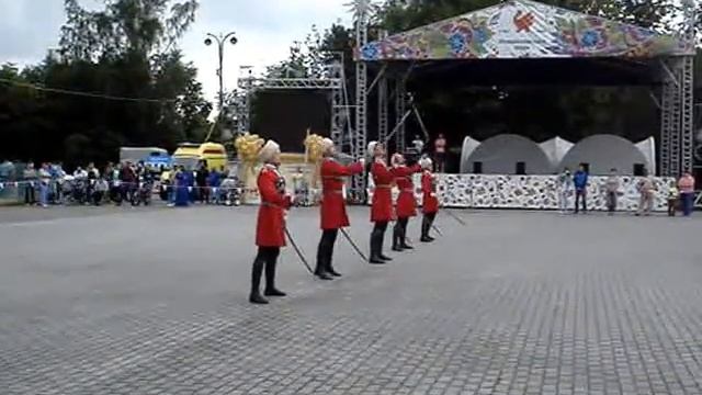 Кремлёвская школа верховой езды в Измайловском парке смотреть онлайн