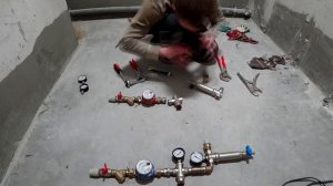 Сборка счётчиков, редукторов, самопромывных фильтров, скрытых смесителей и перенос счётчиков.