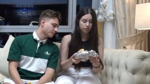 ПРОБУЮ БУРГЕРЫ МИСТЕРА БИСТА! *MrBeast Это ужасно?*