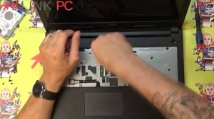 Comment démonter un PC portable Dell Inspiron 15 3878