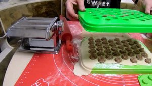 Приготовление Мясных Пельменей из свино - говяжьего фарша на Чудо пельменнице, 40 штук за 1 раз .