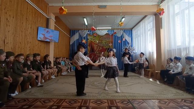 Вальс "Наследники Победы". Старшая группа. смотреть онлайн