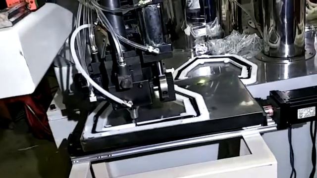 Автоматическая установка нанесения клея 1731