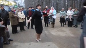 Пляски в Измайловском парке.
