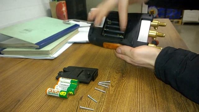 Манометрический коллектор TESTO 550. Как разобрать.