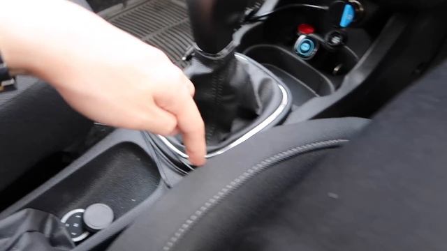 INSTALLING FULLY WIRELESS REVERSE CAMERA! смотреть онлайн