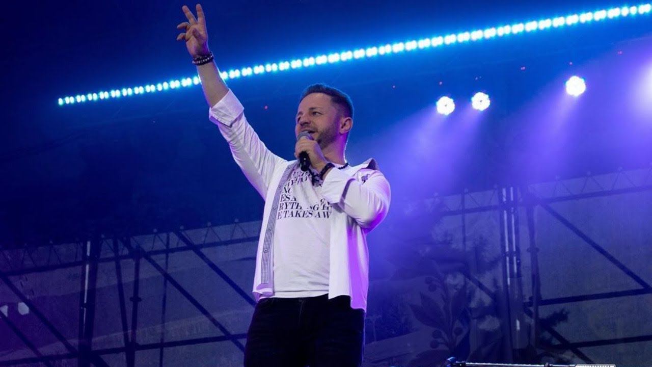 КОНЦЕРТ ПО ВАШИМ ЗАЯВКАМ БРЕНДОН СТОУН в 20.00 смотреть онлайн