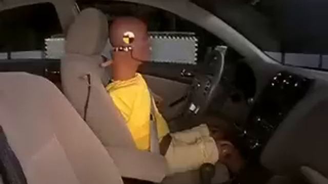 Crash Test 2008 Nissan Altima IIHS (Side Impact) смотреть онлайн