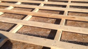 Особенности укладки металлочерепицы на кровлю в СИП доме