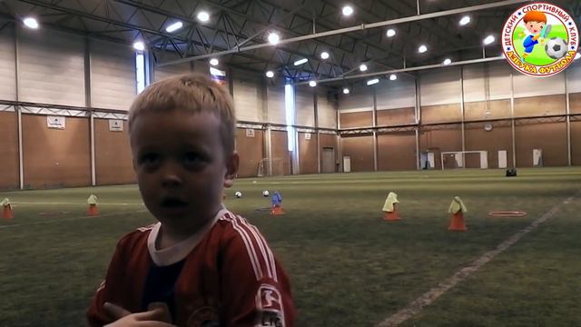 ДСК "Азбука футбола" поздравляет с 8 марта смотреть онлайн