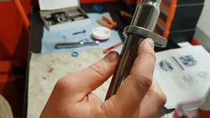 Установка трубок толкателей. Капитальный ремонт двигателя. Harley-Davidson Sportster. Часть 8.