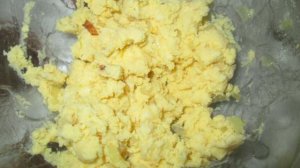 Фаршированные яйца с плавленым сыром и чесноком
