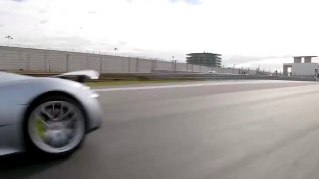 PORSCHE 911 GT3 RS VS PORSCHE 918 SPYDER REVIEWS смотреть онлайн