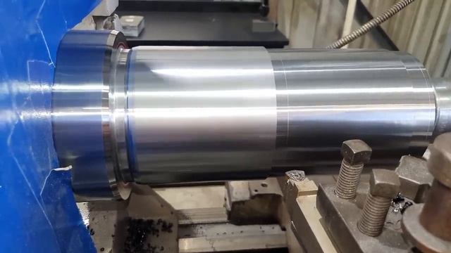 Machining a BIG Cylinder Rod for Mining Excavator | Hitachi EX1900 Boom Lift смотреть онлайн