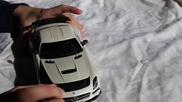 Review - Minichamps 1:18 Scale Mercedes SLS Black Series смотреть онлайн