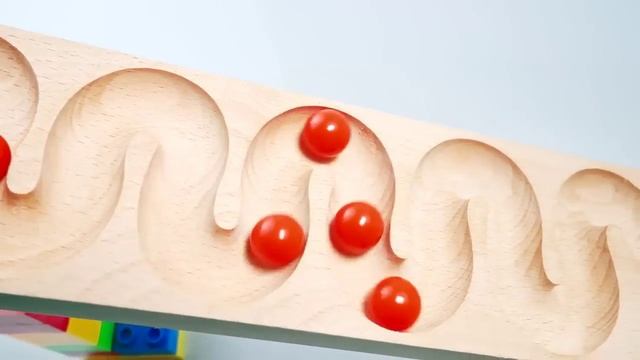 Шарики катаются по лабиринту_видео для детей_2023_55 смотреть онлайн