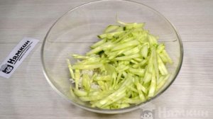 Салат из консервированной сайры, риса, огурцов и яиц