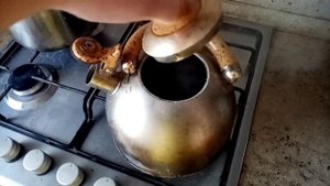 Удалить накипь в чайнике с помощью кока-колы. Реально или нет?