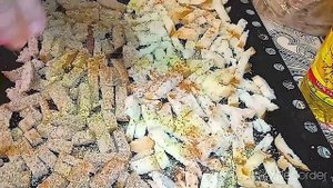 ДОМАШНИЕ СУХАРИКИ. Делаем сухарики из хлеба и батона! НЕДОРОГО! Очень выручают в качестве перекуса