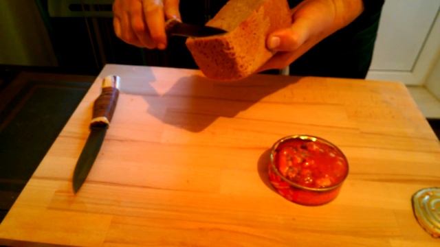 Тестирование режущей кромки нового ножа. Килька в томате смотреть онлайн