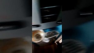 Наливаем в холодную кружку горячую воду