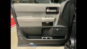 Toyota Sequoia 5.7L PLATINUM EDITION
