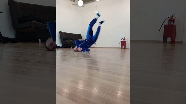 ТРЕНИРОВКА ПО BREAK DANCE смотреть онлайн