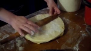 Мастер класс лепки пельменей ,с помощью пельменницы  Быстрая  лепка пельменей