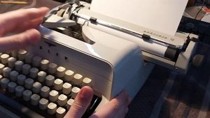 Как пользоваться пишущей машиной: с нуля