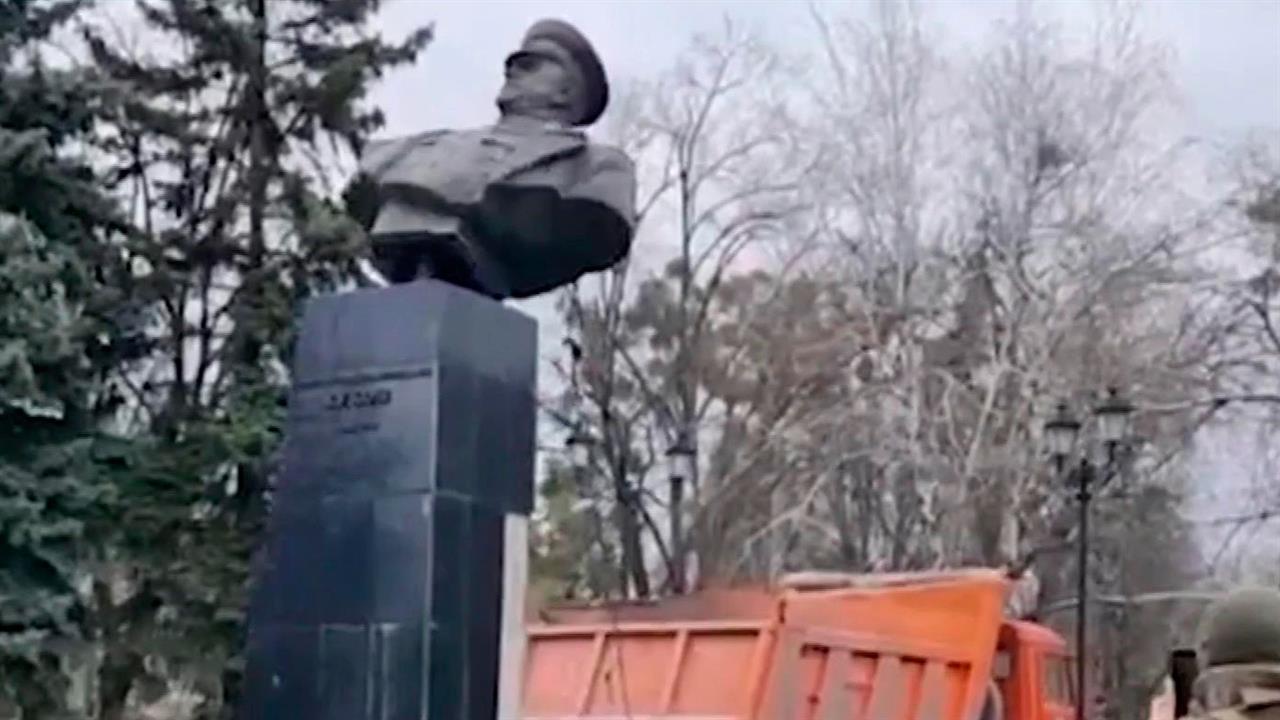 В Харькове снесен памятник советскому полководцу, маршалу Победы Георгию Жукову