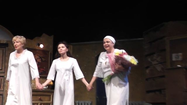 Новосибирцы никак не хотели отпускать со сцены алматинских артистов смотреть онлайн