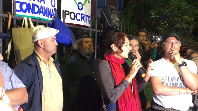 Lucia Giovannini - Ipnosi di massa смотреть онлайн