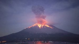 Извержение вулкана Сакурадзима (яп. 桜島)