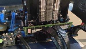 HUANANZHI X99 QD4 DDR 4 не работает