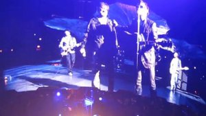 Шевчук и U2 -knocking' on heaven's door (U2 360° TOUR 2010 Moscow)