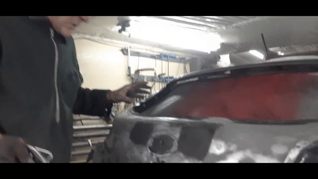 Суровый климат привёл эту машину на ремонт...KiA Сee'd смотреть онлайн