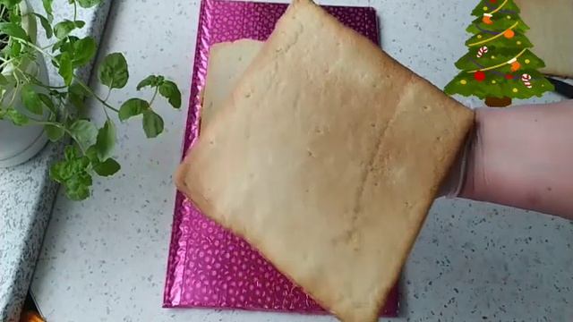 Песочный торт со сметанным кремом на сгущенки молоке.