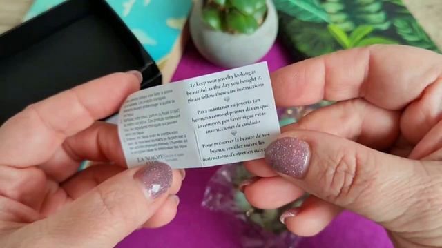 НАБОР ИЗ ТРЕХ БРАСЛЕТОВ SAFARI STRETCH SET GIRAFFE AVON, 2018 ГОД, НОВЫЙ смотреть онлайн