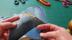 ???Чехол на оверлок.