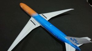 Boeing 777-300 KLM Orange Pride PAPER MODEL