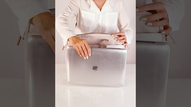 Carrying a computer bag is applicable to apple and Huawei macbooks