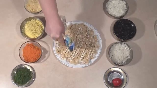 Пошаговый рецепт салата подсолнух с курицей и грибами с чипсами смотреть онлайн