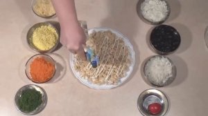 Пошаговый рецепт салата подсолнух с курицей и грибами с чипсами