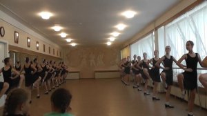 Урок народного танца 7 класс преподаватель Нина Григорьевна Дьяченко ДШИ  хореографическое отделени