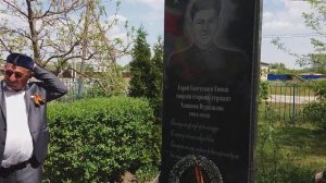 Казаки и Чеченцы на могиле героя СССР Хампаши Нурадилова