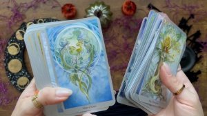 Autumn/Fall Tarot & Oracle Deck Picks ????