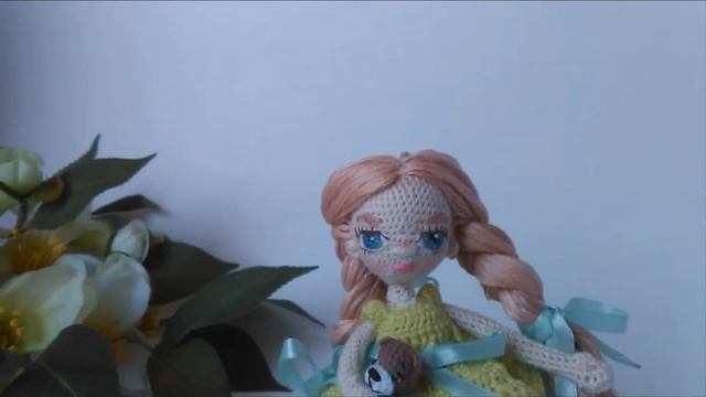 Вязаная каркасная кукла амигуруми весенняя. Обзор готовой работы. смотреть онлайн